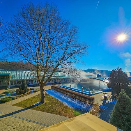 Harmonia Vendeghaz 100 Meterre Az Igali Gyogyfuerdotol Apartment Bagian luar foto