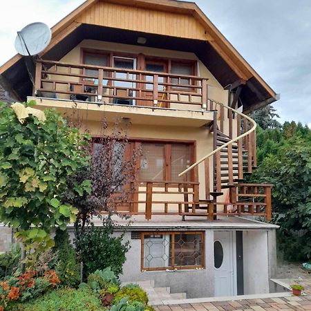 Harmonia Vendeghaz 100 Meterre Az Igali Gyogyfuerdotol Apartment Bagian luar foto