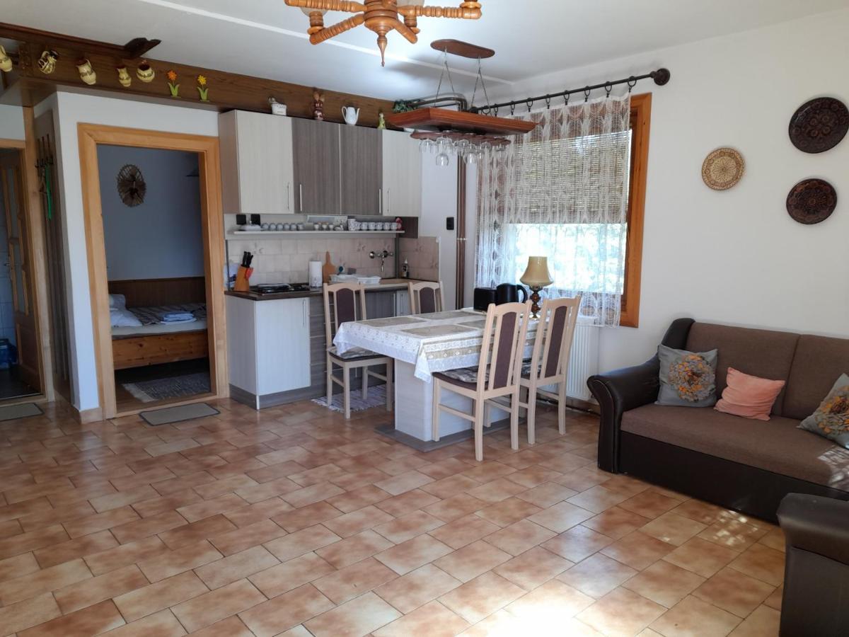 Harmonia Vendeghaz 100 Meterre Az Igali Gyogyfuerdotol Apartment Bagian luar foto