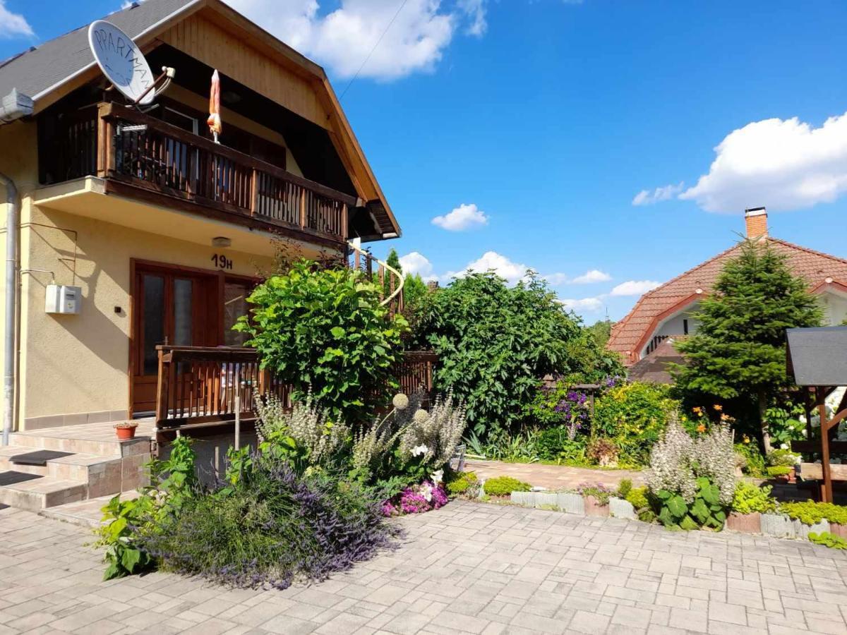 Harmonia Vendeghaz 100 Meterre Az Igali Gyogyfuerdotol Apartment Bagian luar foto