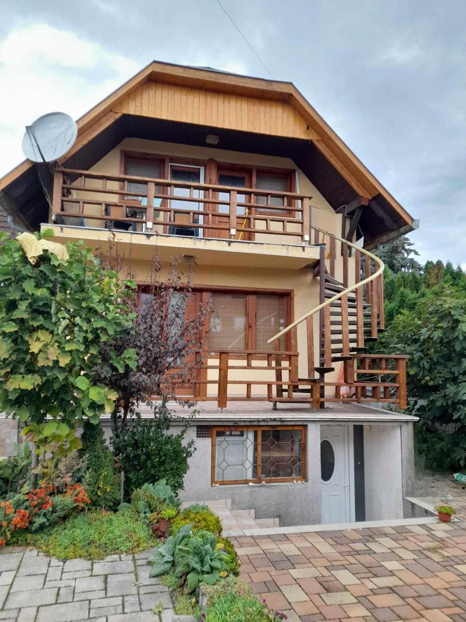 Harmonia Vendeghaz 100 Meterre Az Igali Gyogyfuerdotol Apartment Bagian luar foto