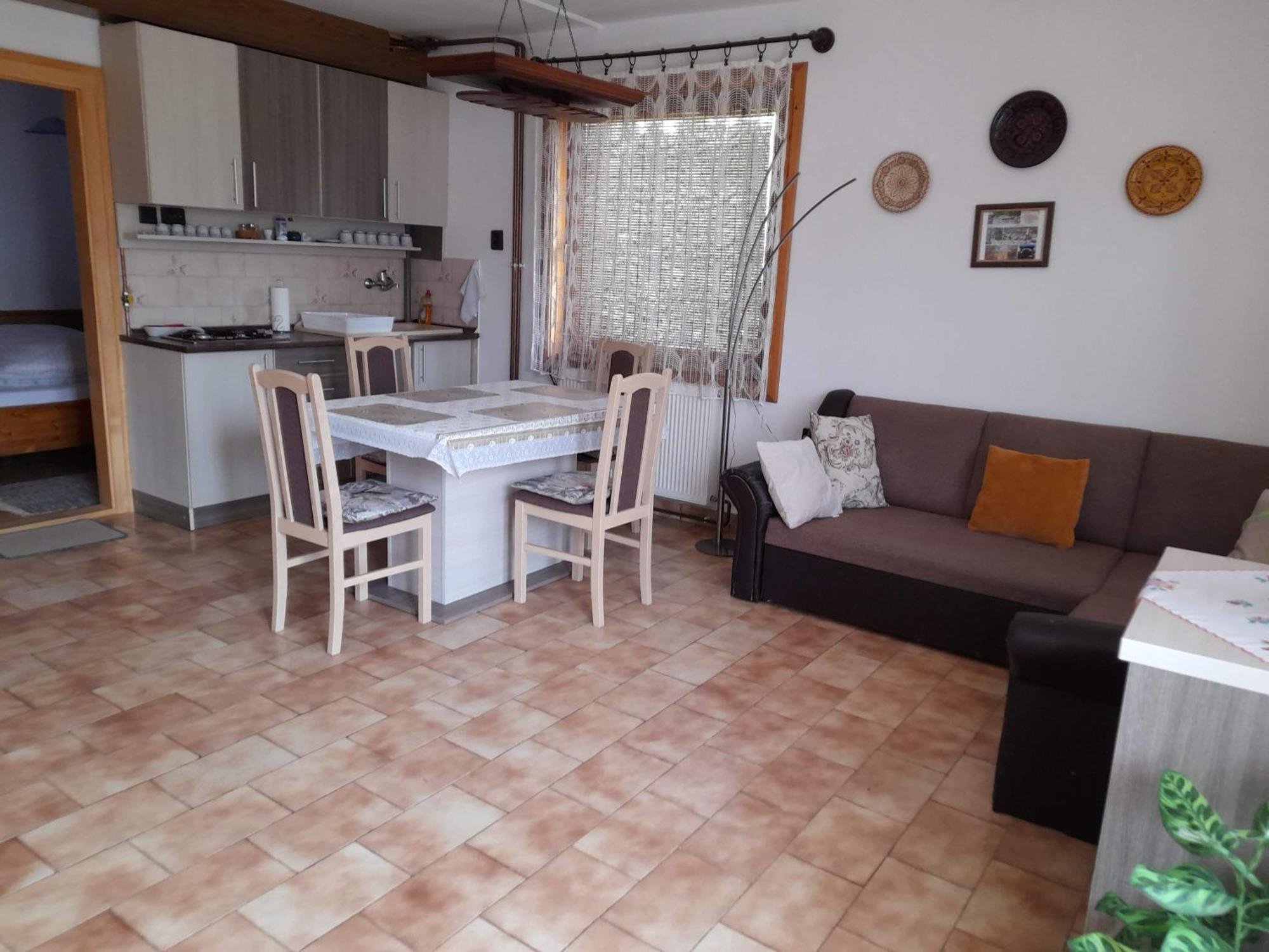 Harmonia Vendeghaz 100 Meterre Az Igali Gyogyfuerdotol Apartment Bagian luar foto
