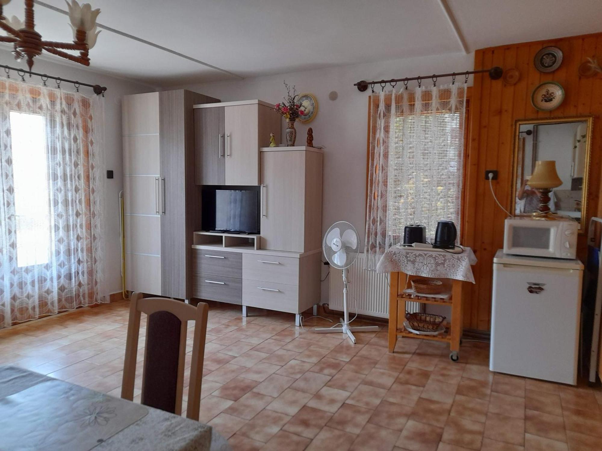 Harmonia Vendeghaz 100 Meterre Az Igali Gyogyfuerdotol Apartment Bagian luar foto